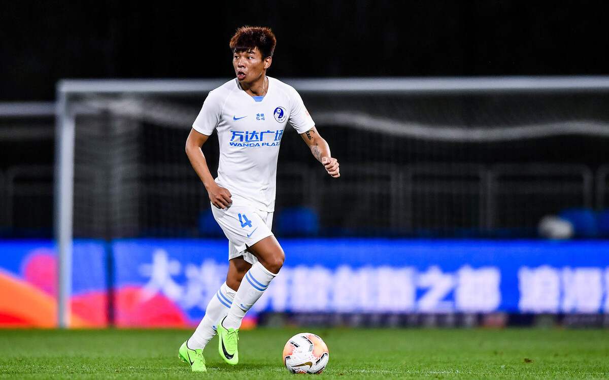 爱游戏网页包含转会期菲尼克斯太阳备战中超，篮板制胜细节曝光，气氛紧张，赛程密集仍需轮换的词条