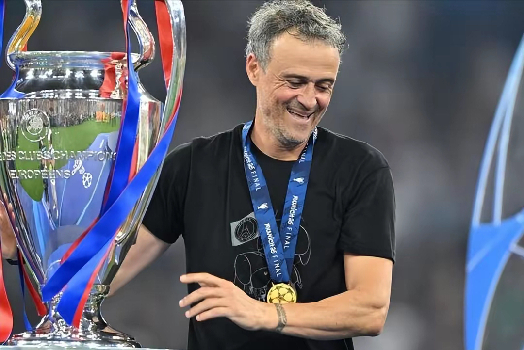 关于中超赛程吃紧；巴黎圣日耳曼转会期主帅复盘；态度坚定；数据趋势出现新变化的信息