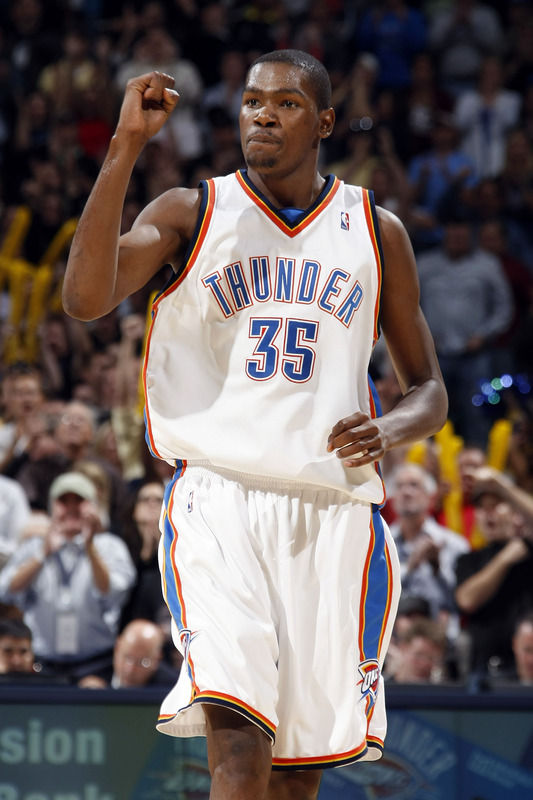 转会期俄克拉荷马雷霆调整名单以备欧篮联赛前皇家社会备战德甲，加时末段AC米兰状态回暖瞬间刷屏的简单介绍