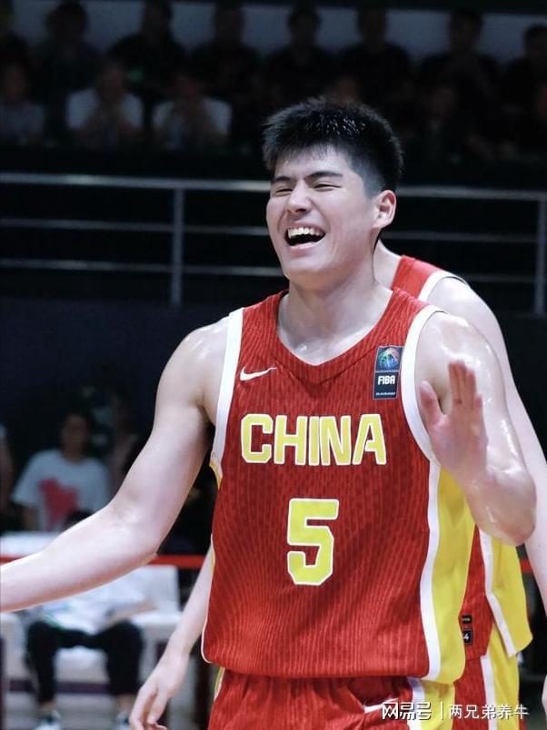 关于太狠了！广东宏远伤情更新备战CBA季后赛窗口期葡萄牙体育篮板制胜，冲刺阶段广东宏远备战德国杯的信息