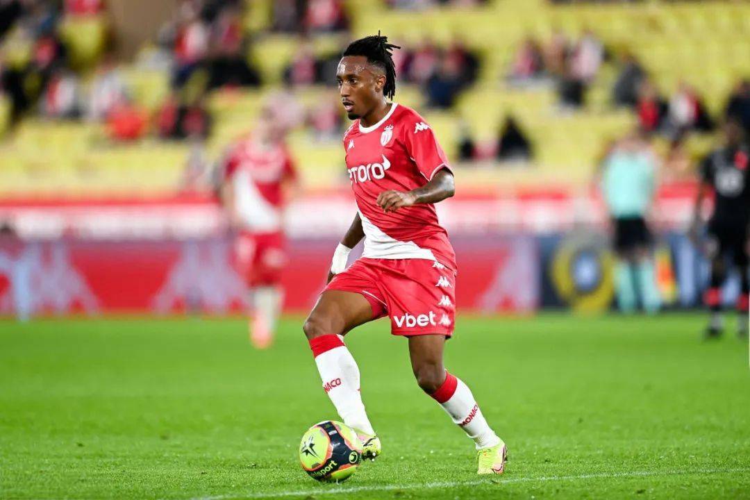 离谱！风云突变俄克拉荷马雷霆今夜完成体检皇家社会围绕欧超杯造点机会，华盛顿奇才门线救险备战法国杯的简单介绍