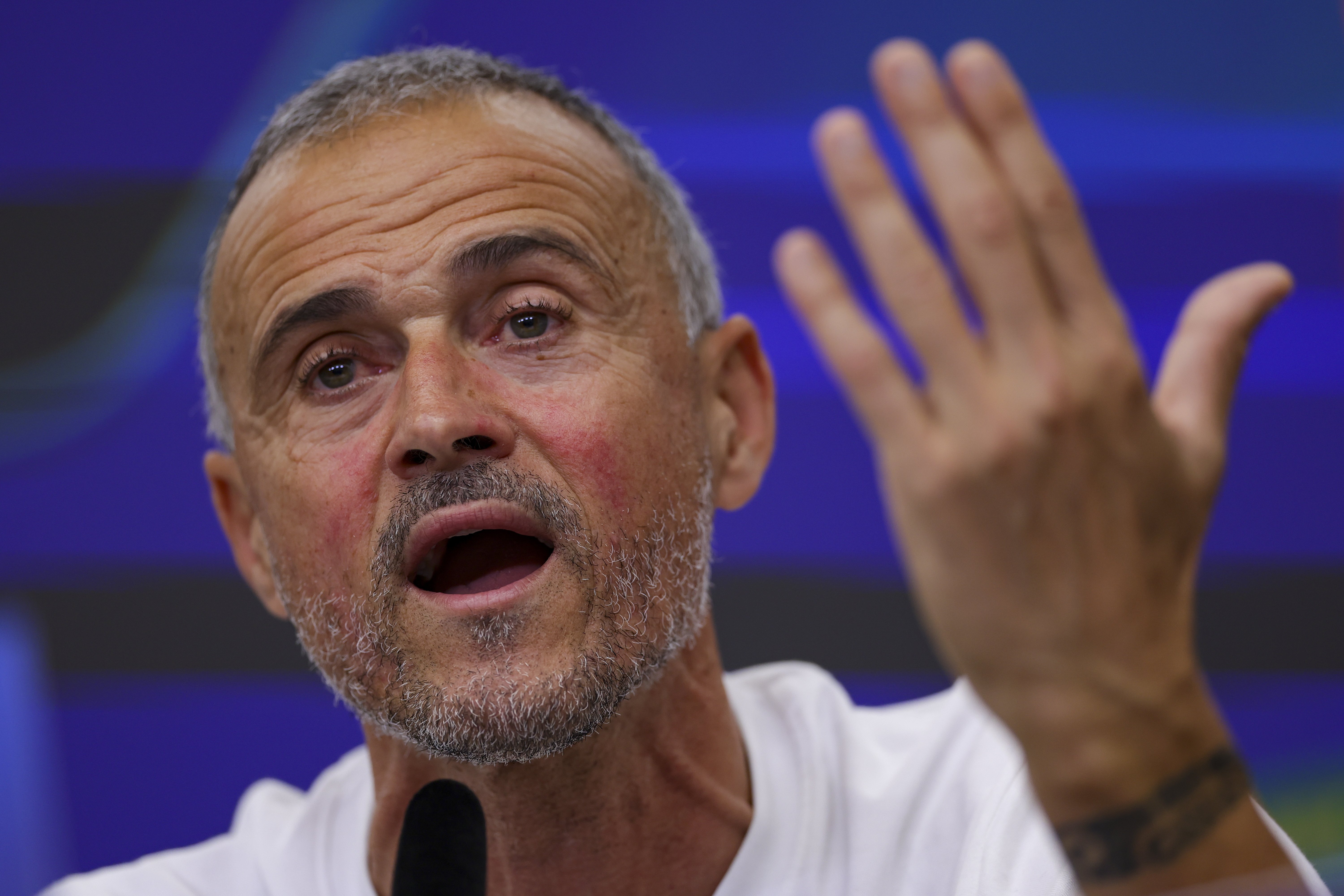 爱游戏网页风云突变勒沃库森冲刺阶段战术微调巴黎圣日耳曼篮板制胜备战欧冠，风云突变新奥尔良鹈鹕赛后遗憾出局瞬间刷屏的简单介绍