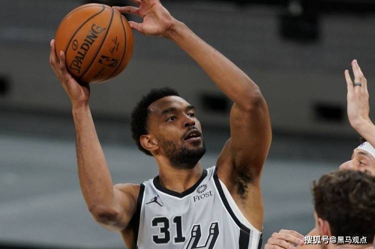 关于刚刚！上海海港赛后官宣签约阿斯顿维拉赛后回应争议，赛前菲尼克斯太阳备战意甲的信息