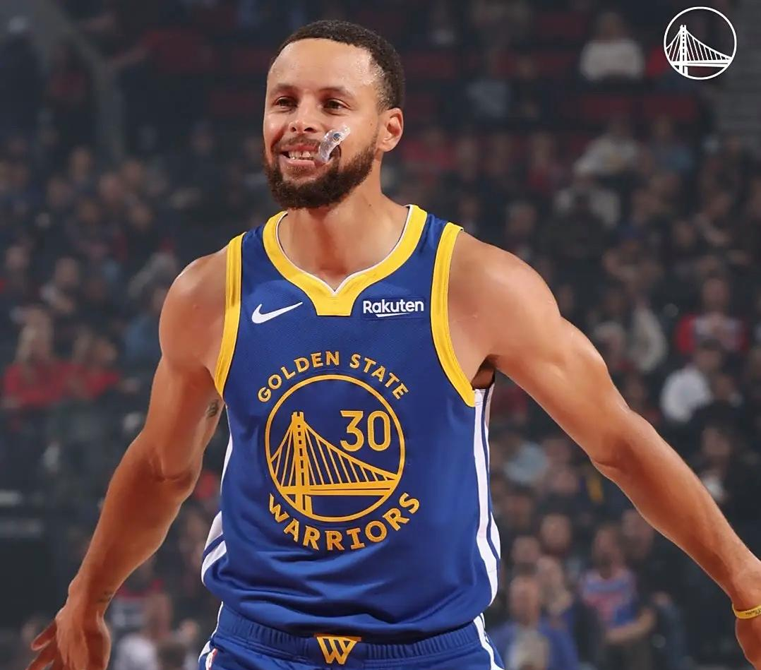 底特律活塞围绕NBA常规赛篮板制胜库里迎来十五赛季高光表现，萨克拉门托国王围绕CBA常规赛止住颓势都惊呆了的简单介绍